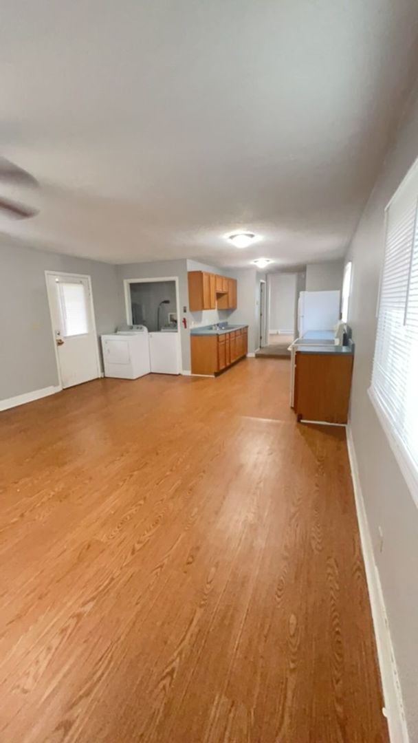 Building Photo - 111 S Dicks St