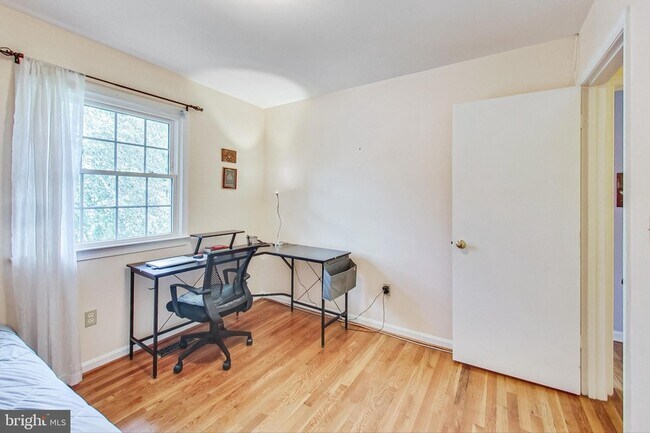 Building Photo - 806 Hope Ct