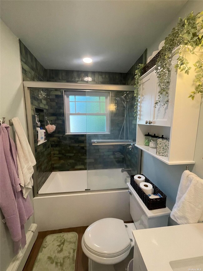 Building Photo - 250 Fair Harbor Dr