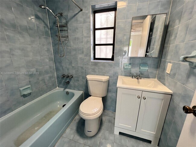 Building Photo - 1211 Rutland St