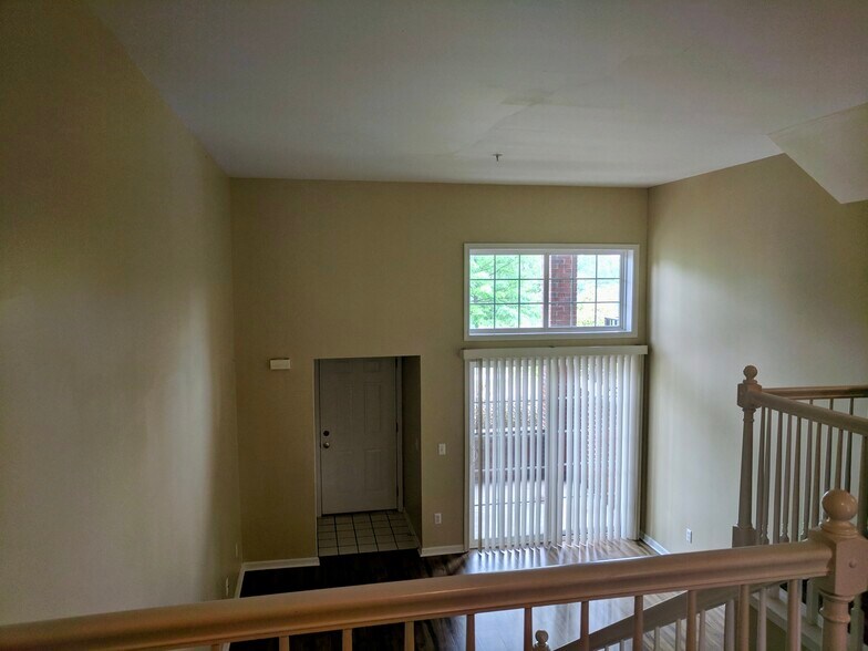 Living Room - 2916 Barclay Way