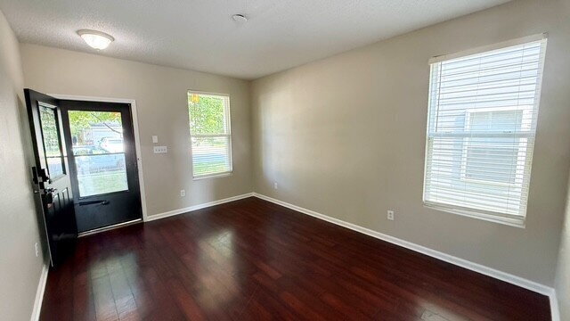 Building Photo - EAST SIDE 4 BEDROOM NEWER HOME AVAILABLE NOW!
