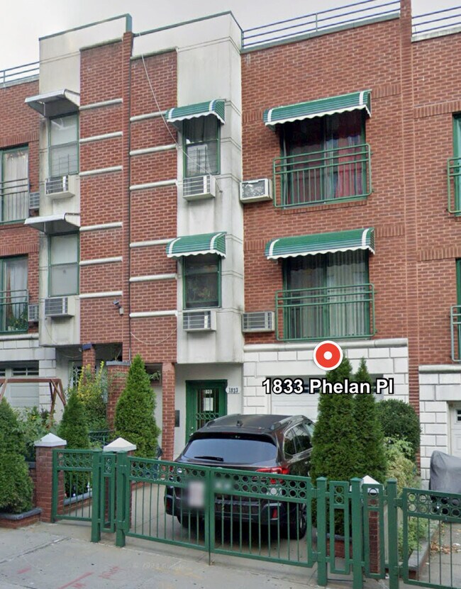 Building Photo - 1833 Phelan Pl