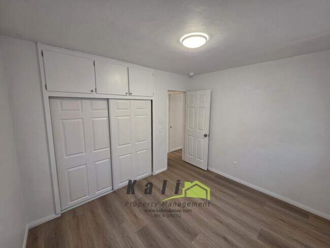 Building Photo - 910 Saturn Blvd