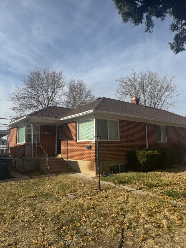 Primary Photo - 2303 Taylor Ave