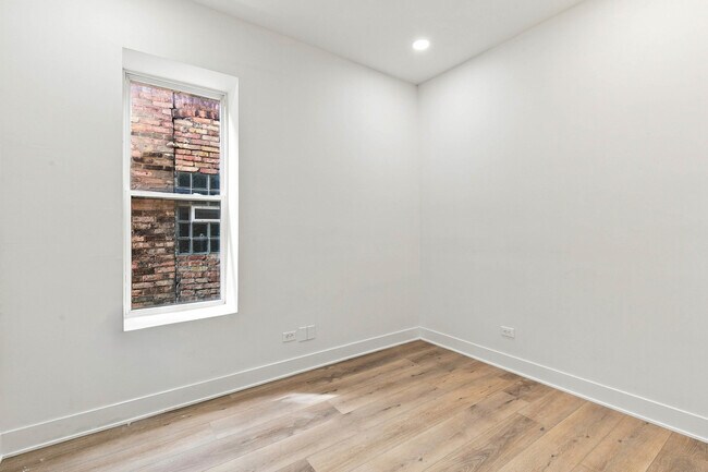 Building Photo - 3619 S Giles Ave