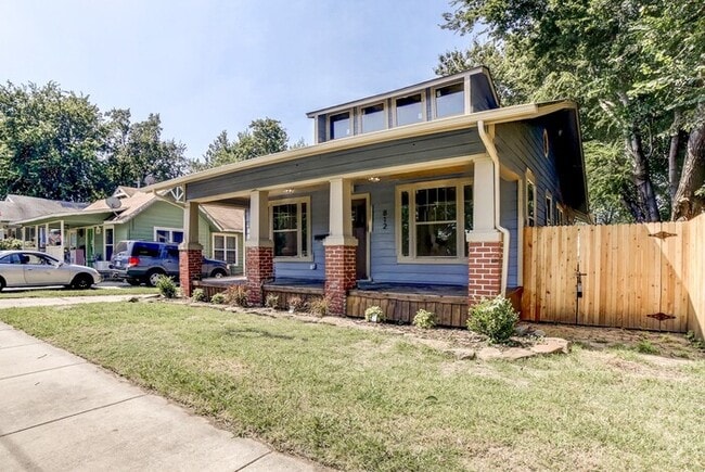 Building Photo - 812 S Columbia Ave