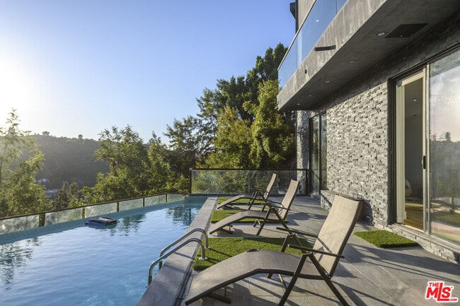 Building Photo - 2271 Gloaming Way