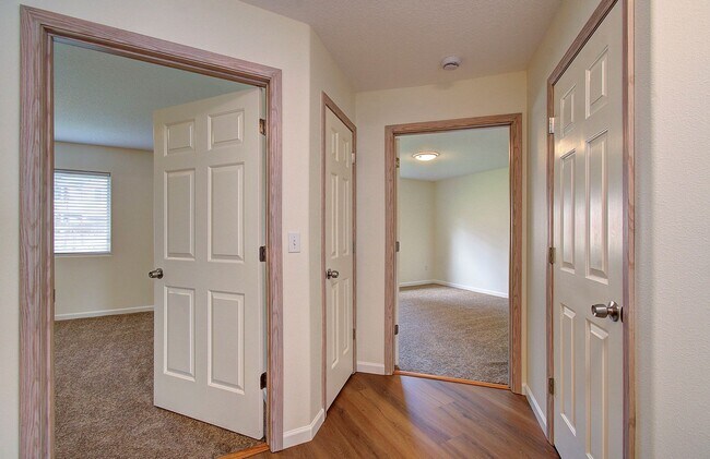 Building Photo - Beautiful Updated 2BR/2BA in 55+ Fisher Landing Community – Available Now!