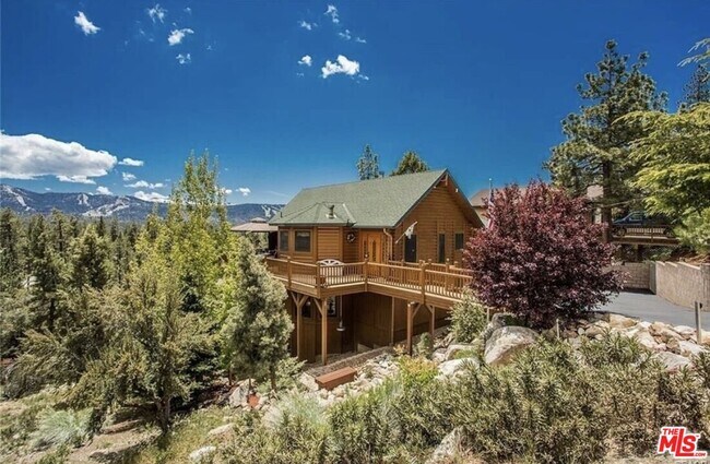 Building Photo - 1165 Green Mountain Dr