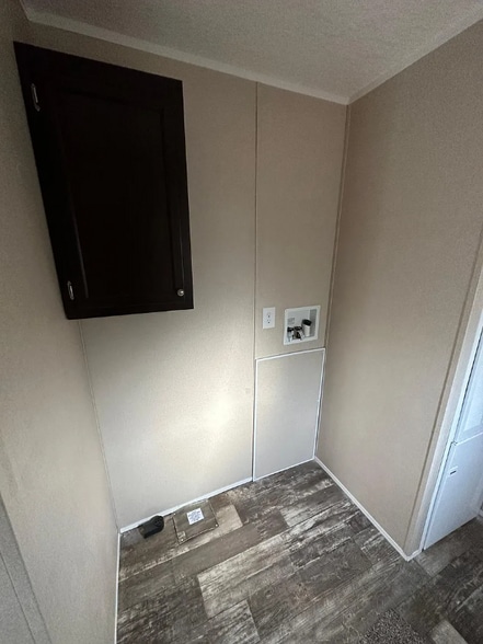 Building Photo - 55009 Hill Rd