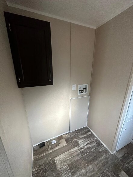 Building Photo - 55099 Zweifel Rd