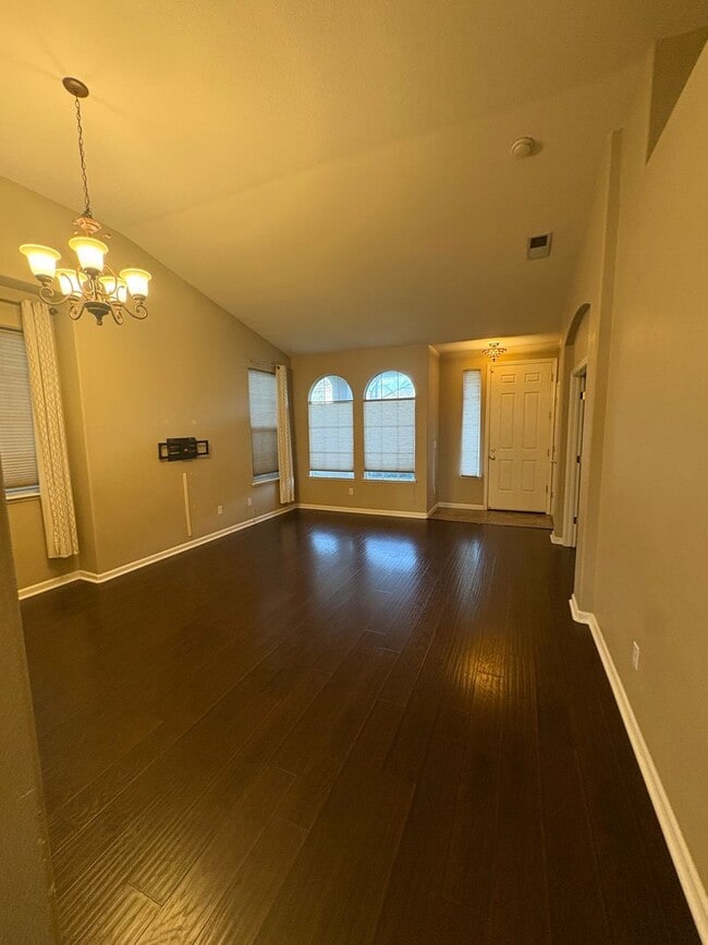 Building Photo - Lovely 4bed/2bath Home in West Sacramento