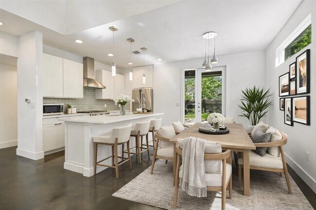 Building Photo - 1006 Payne Ave