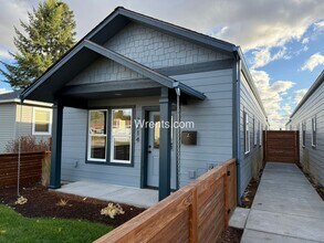 Building Photo - New Construction 3 Bed/2 Bath Duplex with Modern Finishes – Great Location