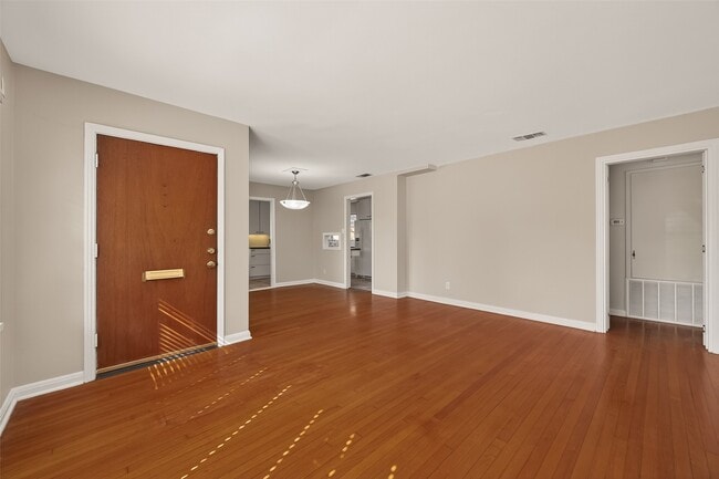 Building Photo - 3314 Westridge St