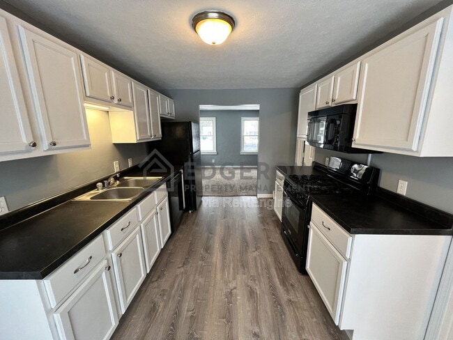 Building Photo - 1046 Ducey Ave