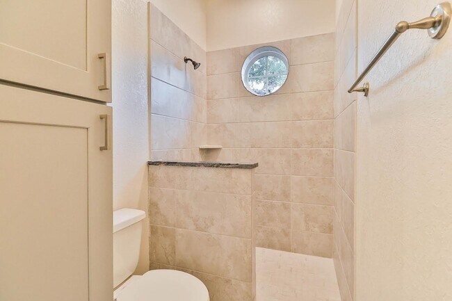 Building Photo - 1406 Prospect Cir