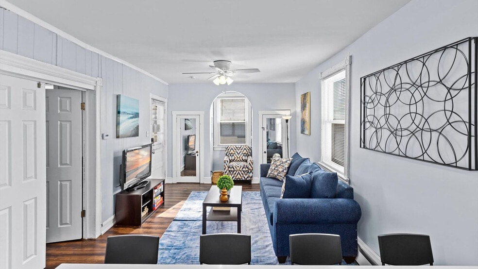 Primary Photo - 206 N Dorset Ave