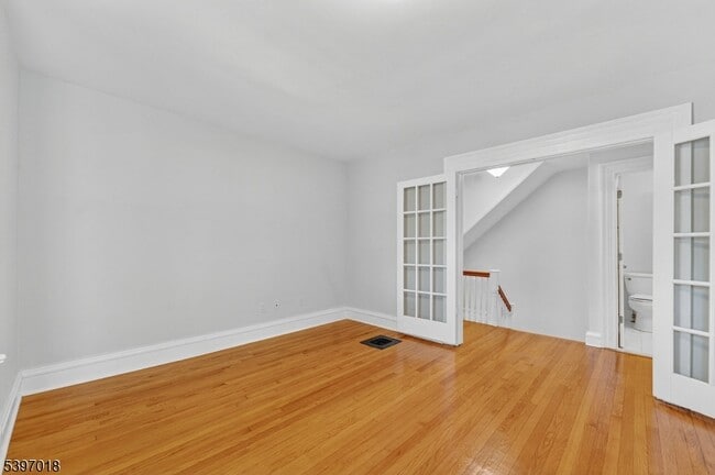 Building Photo - 94 Midland Ave