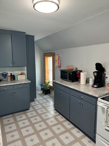 Building Photo - 306 Berkey Ave