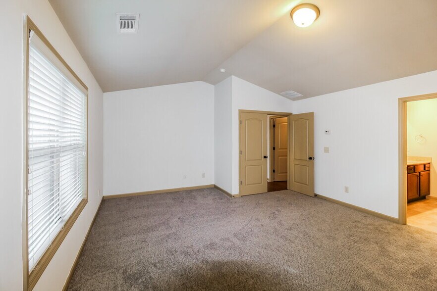 Building Photo - 3308 Sag Harbor Ct NE