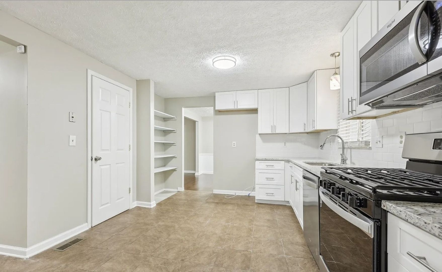 Building Photo - 2080 Singer Way