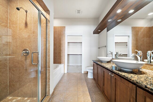 Building Photo - 1010 Rosine St