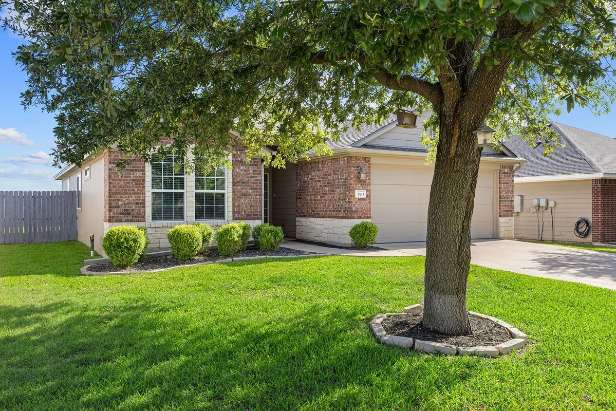 Building Photo - 7915 Redbrush