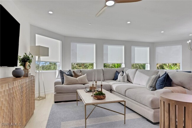 Building Photo - 2728 Tiburon Blvd E