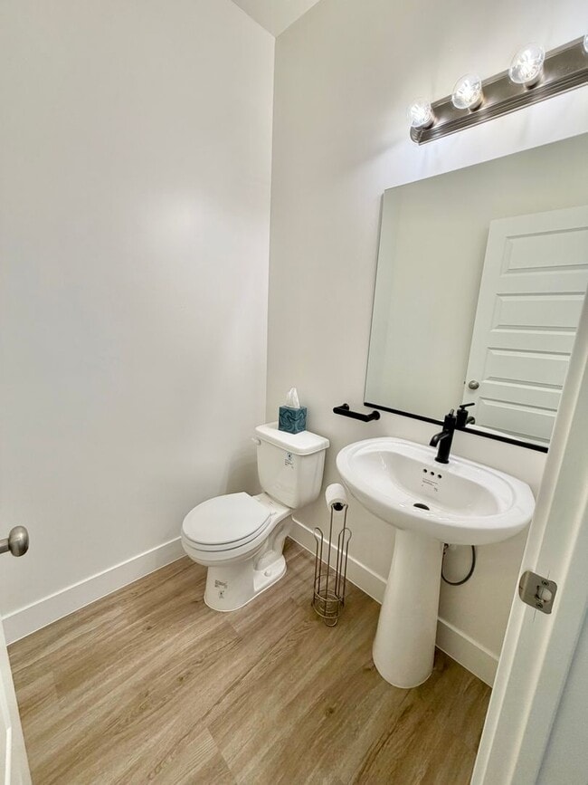 Building Photo - Beautiful 3 bed 2.5 bath Home!