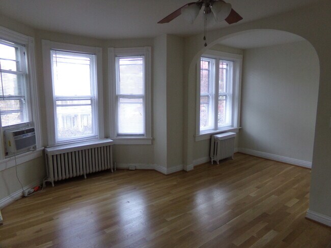 Building Photo - FLOY2107