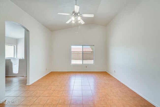 Building Photo - 4559 W Dailey St
