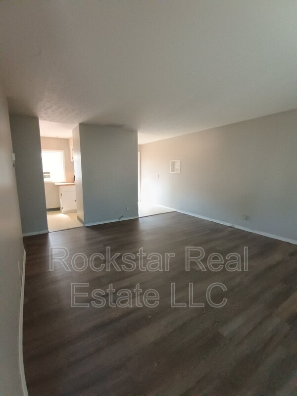 Building Photo - 6011 N Forest Blvd