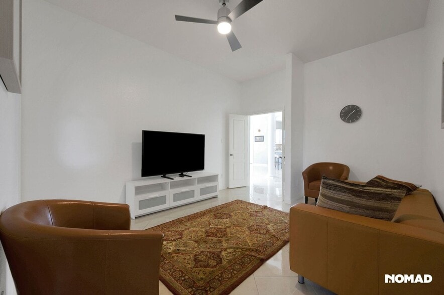 Building Photo - 1015 La Cantera