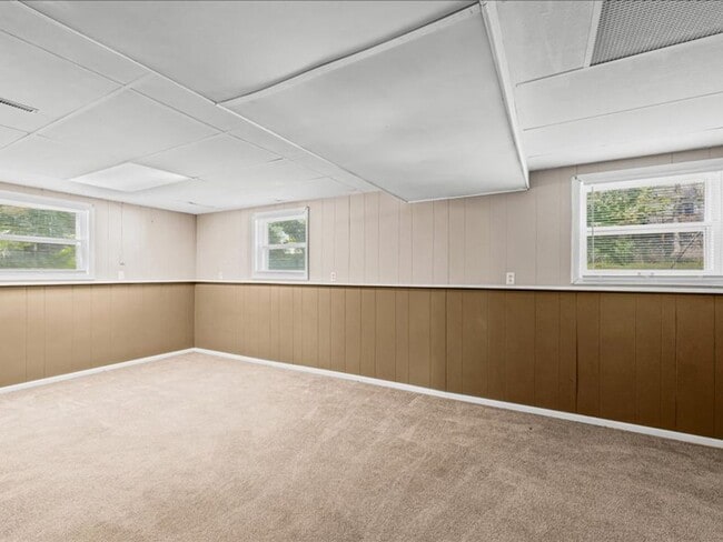 Building Photo - Get $725 off your security deposit OR $250...