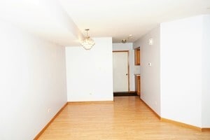Building Photo - 907 Elderberry Cir
