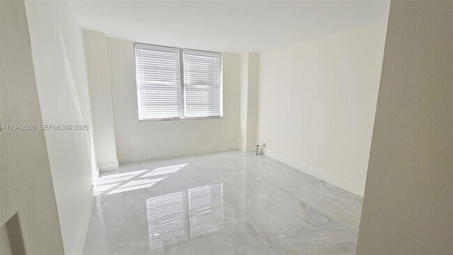 Building Photo - 250 174th St