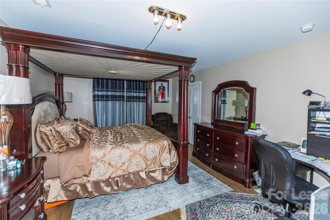 Building Photo - 2922 Deep Cove Dr NW
