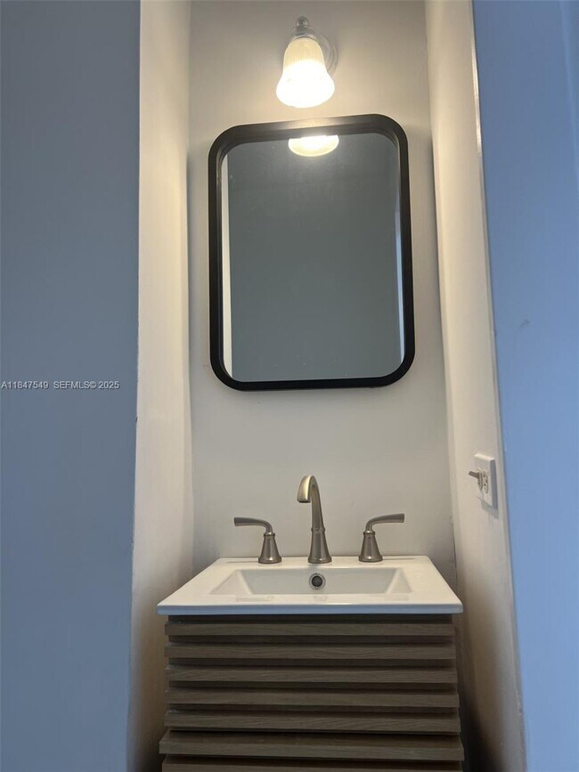 Building Photo - 7801 NE 4th Ct