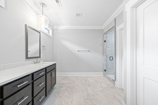 Building Photo - Pet Friendly in Sango!