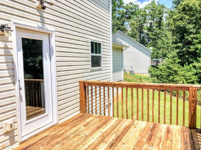 Building Photo - 261 Brookwoods Ln