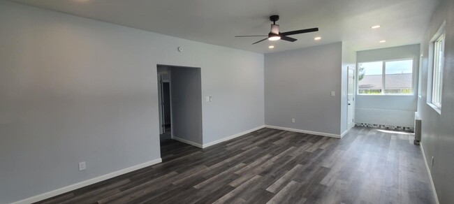 Building Photo - Large fully renovated home with an Ohana i...