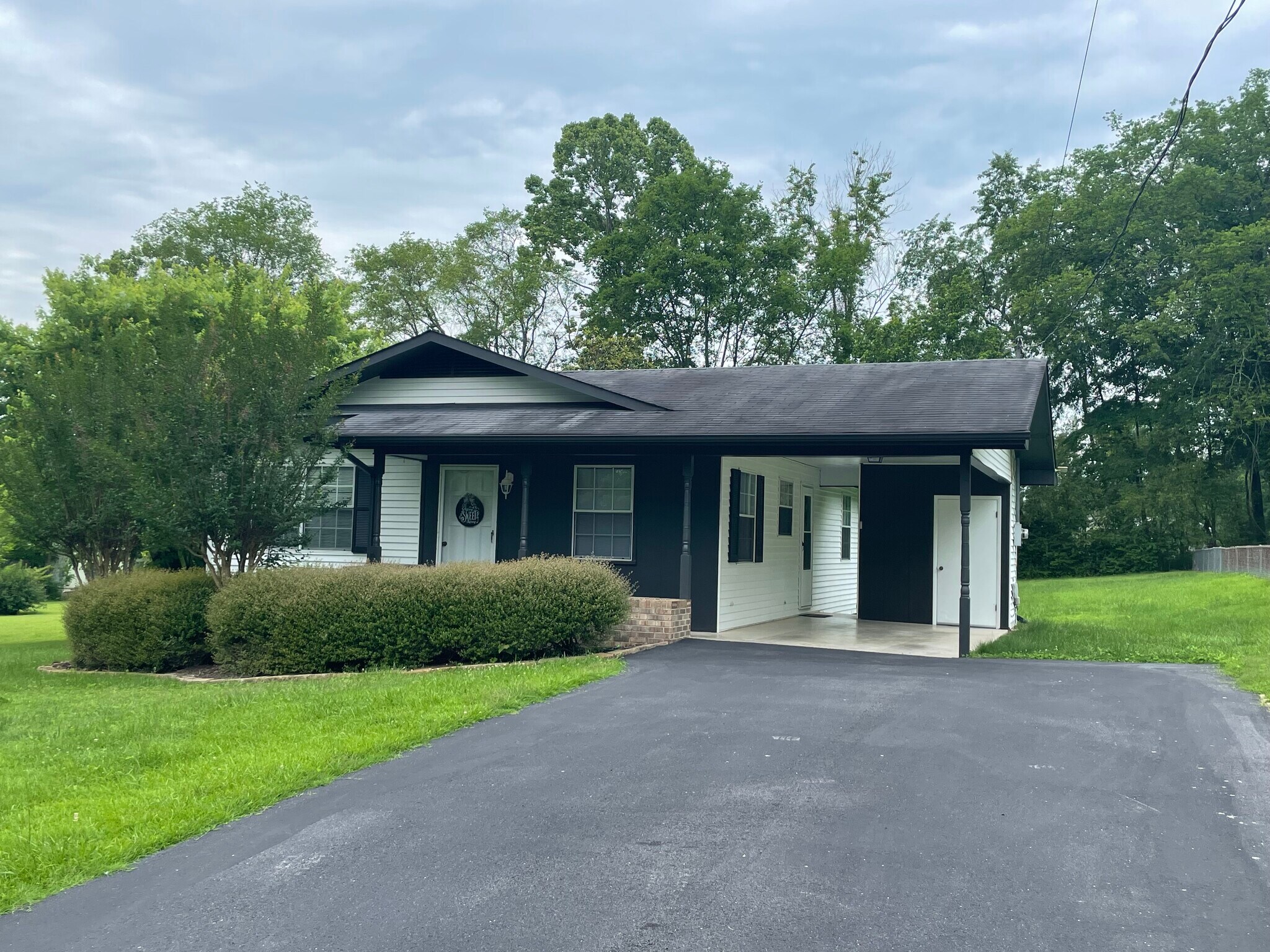 Driveway Accomodates up to 4 Cars - 309 Shasta Ave