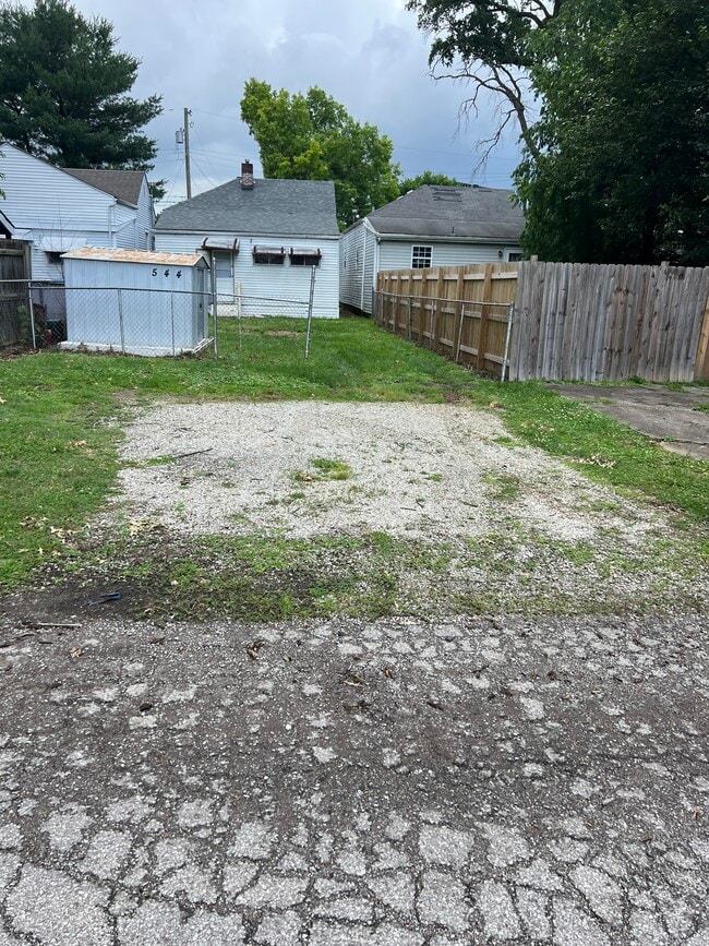 Building Photo - 544 Longfield Ave