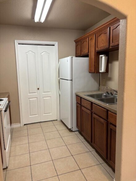 Building Photo - 3902 San Francisco Ave