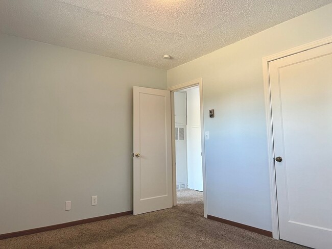 Building Photo - Charming 2-Bedroom Home in Burien