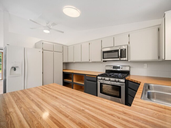 Building Photo - 5315 W Conestoga Ave