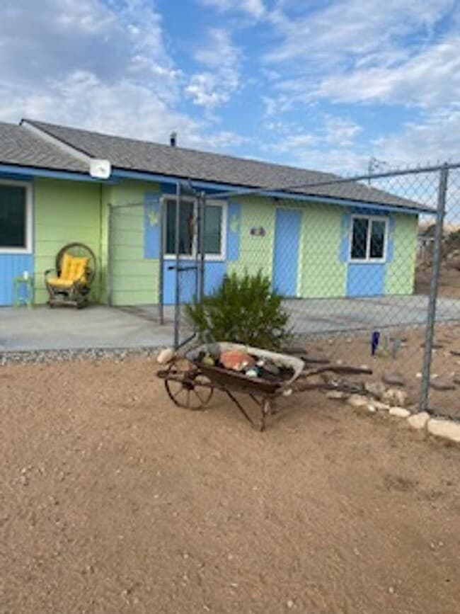 Building Photo - All appliances & All utilities Included! F...