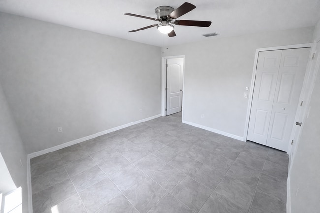 Building Photo - 3055 Morning Glory Dr